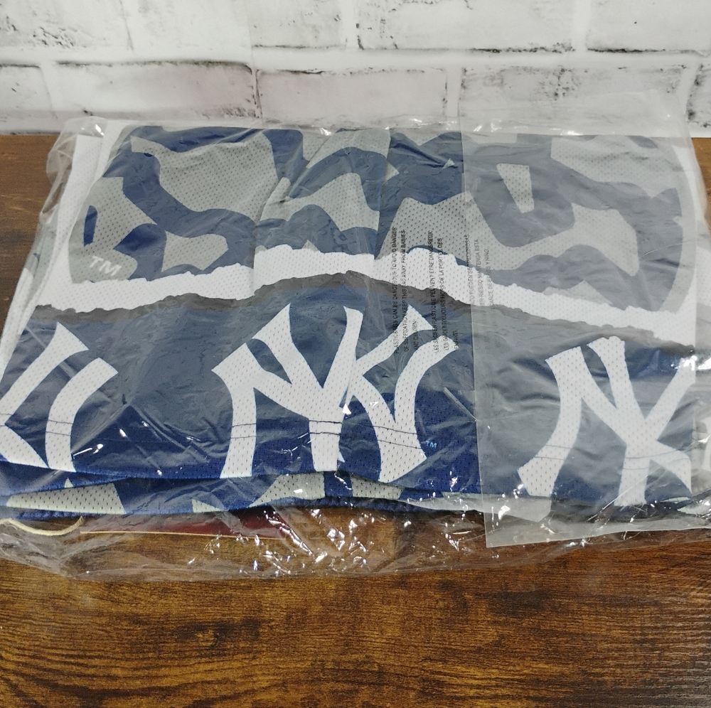 Mitchell & Ness New York Yankees Jumbotron 2.0 Sublimated Shorts Men's NWT - Picture 4 of 8